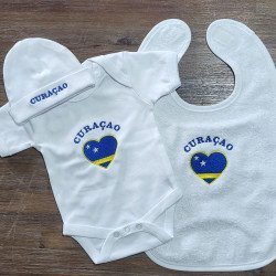 Curaçaos kraamcadeau 3-delige baby giftset met geborduurde vlag van Curaçao